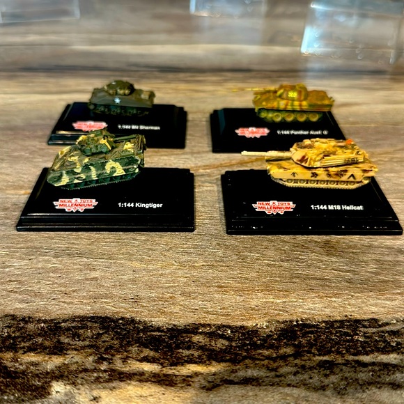 Millennium Toys Classic 1:144 Scale Tank Display, set of 4 one cracked displayed - Picture 1 of 7